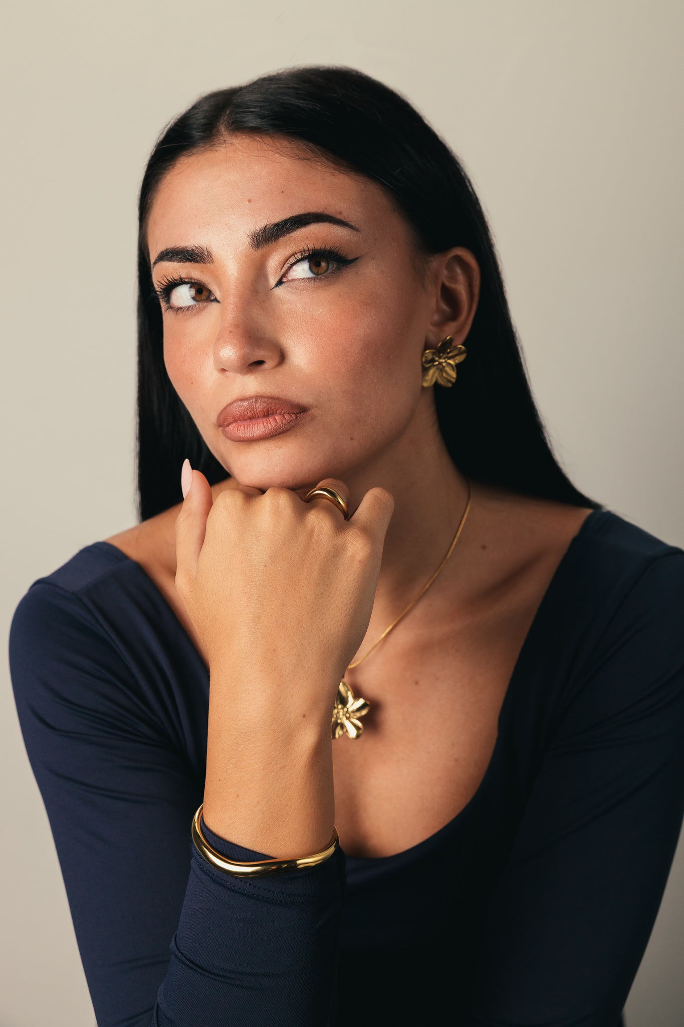  Bracciale Rigido Aurelia Indossato Donna