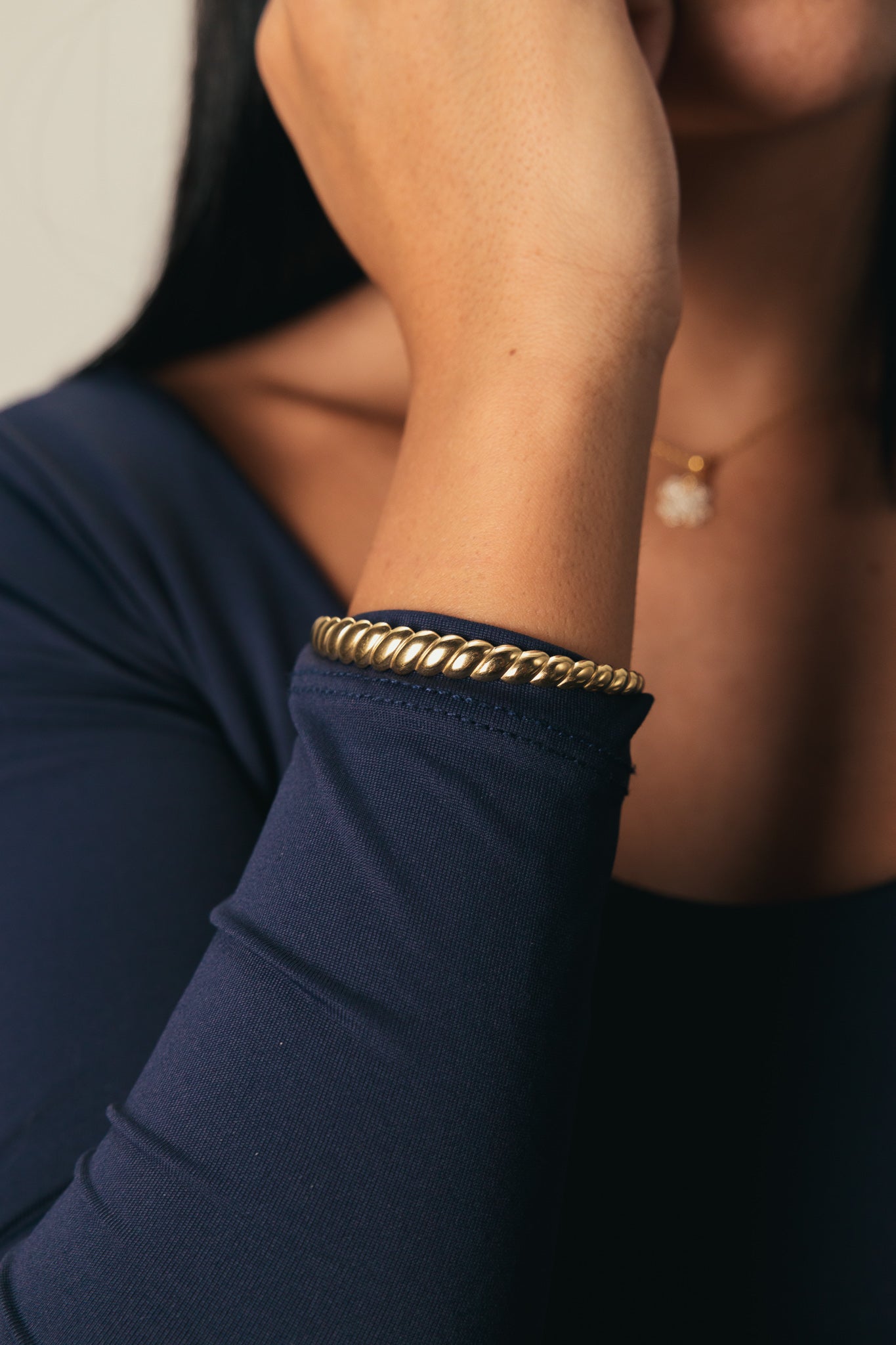 Bracciale Rigido Helix Donna Indossato