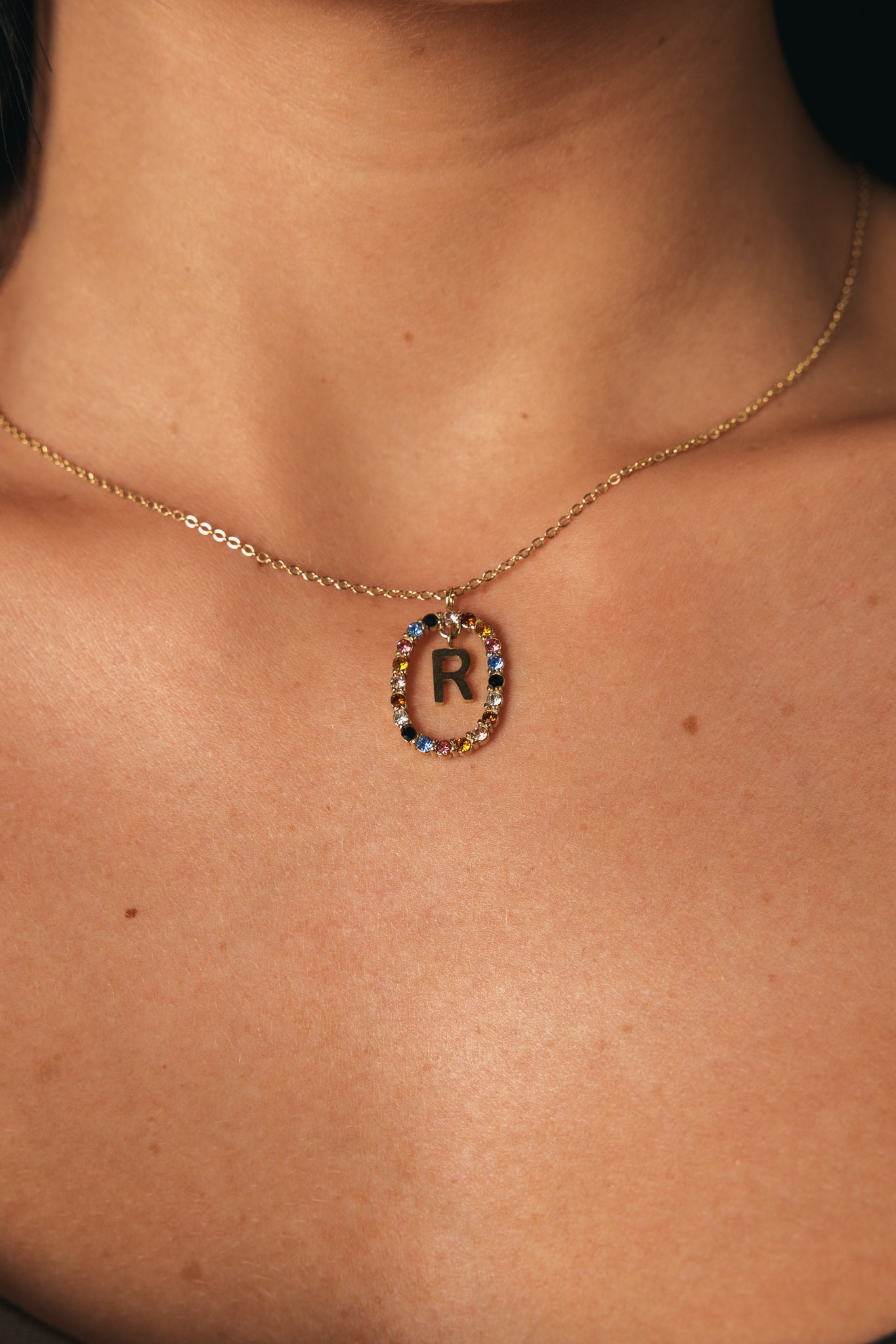 COLLANA CON LETTERA R