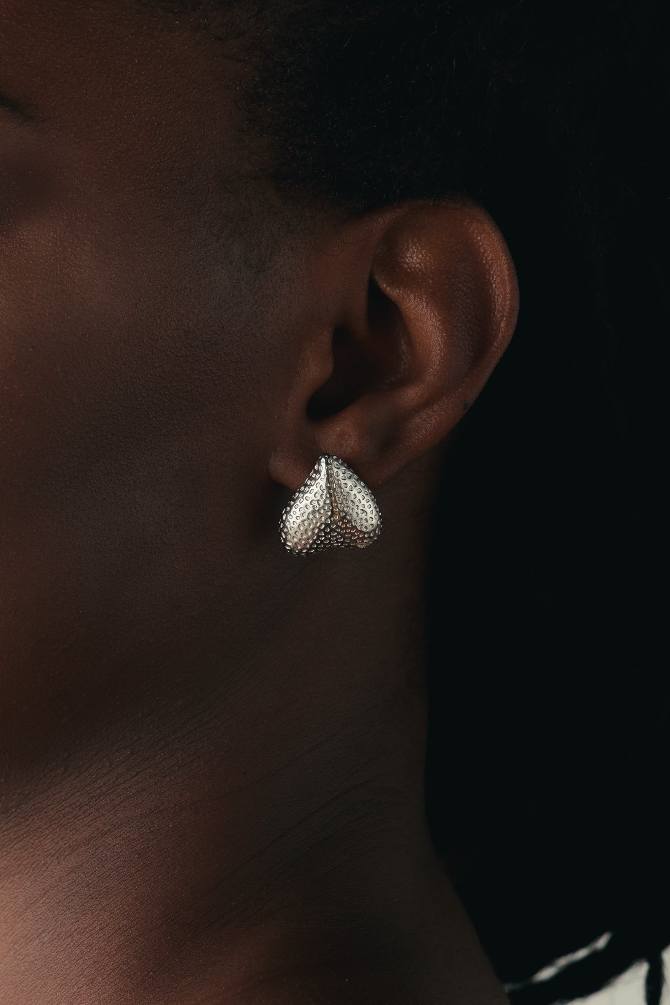 COPPIA ORECCHINI A CUORE TEXTURE